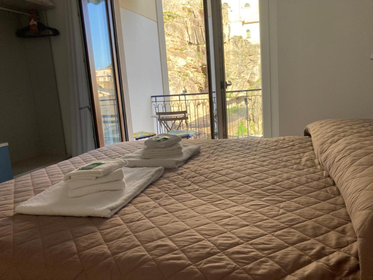 Divina Holiday - Rooms Maiori Luaran gambar