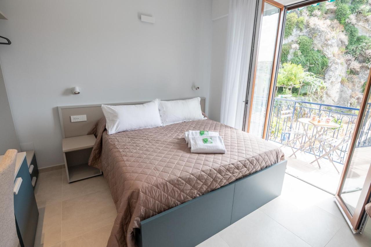 Divina Holiday - Rooms Maiori Luaran gambar